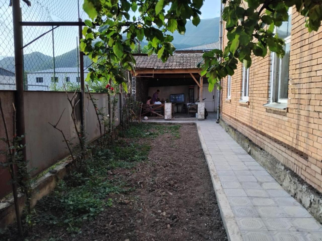 Maison d'hôtes Ambrosador à Ambrolaouri Extérieur photo