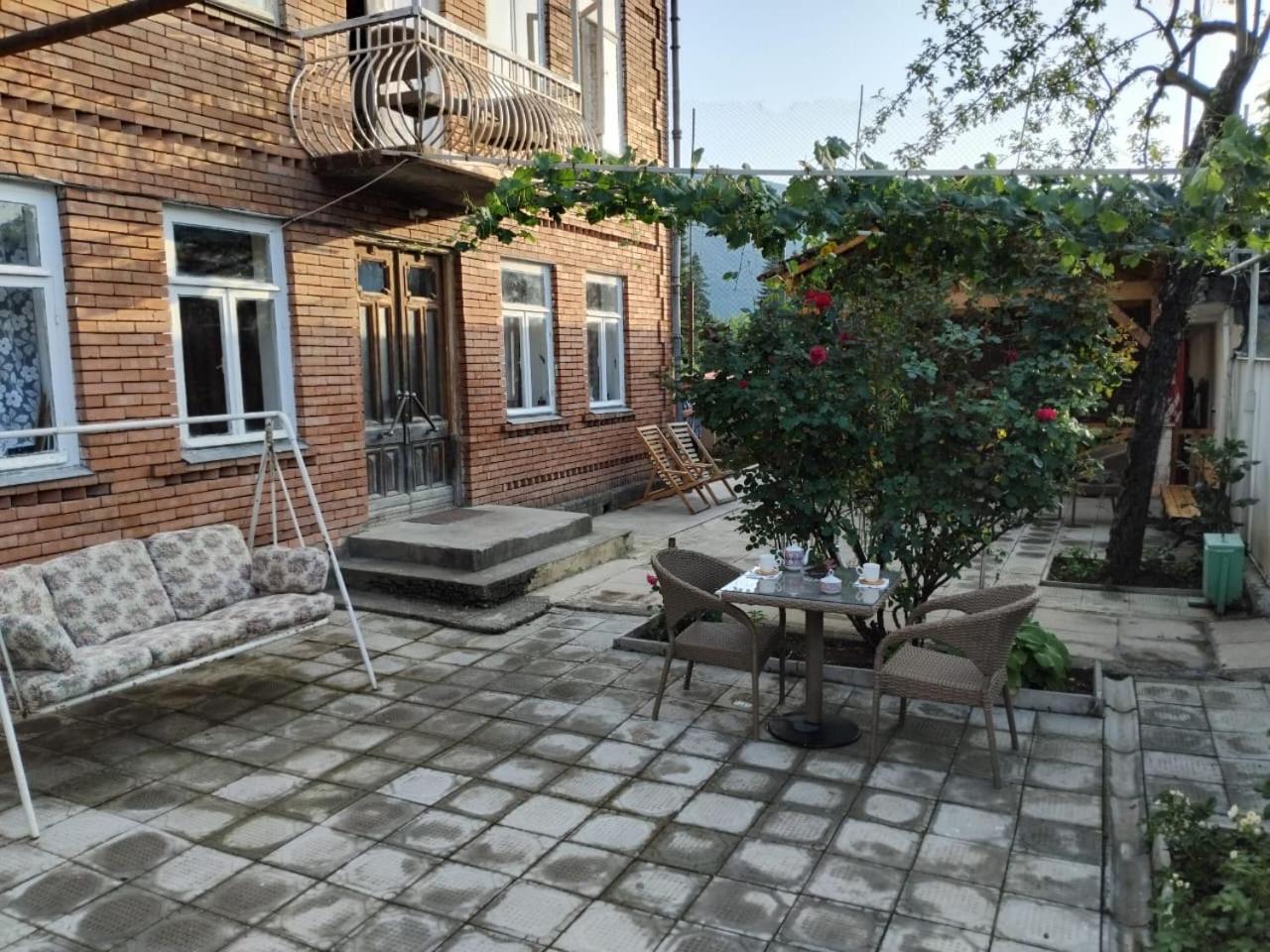 Maison d'hôtes Ambrosador à Ambrolaouri Extérieur photo