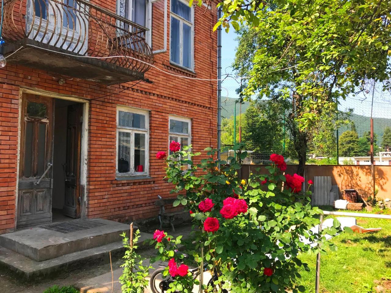 Maison d'hôtes Ambrosador à Ambrolaouri Extérieur photo
